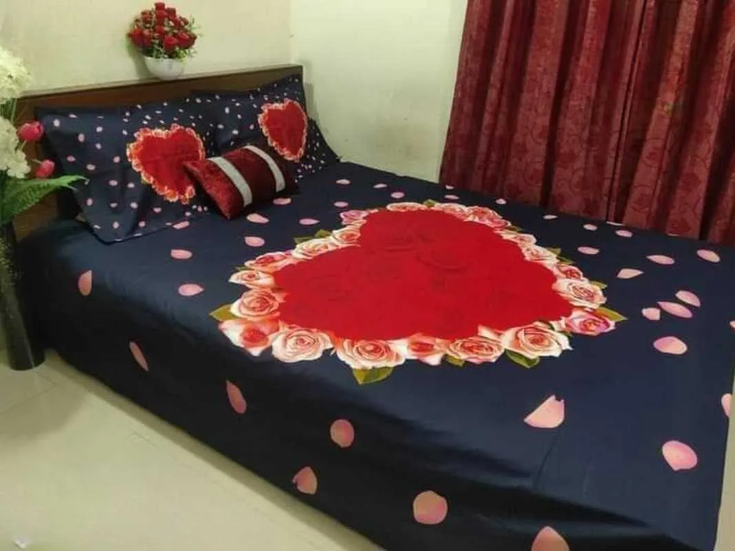 Luxury King size Bed Sheet with Matching Pillow covers